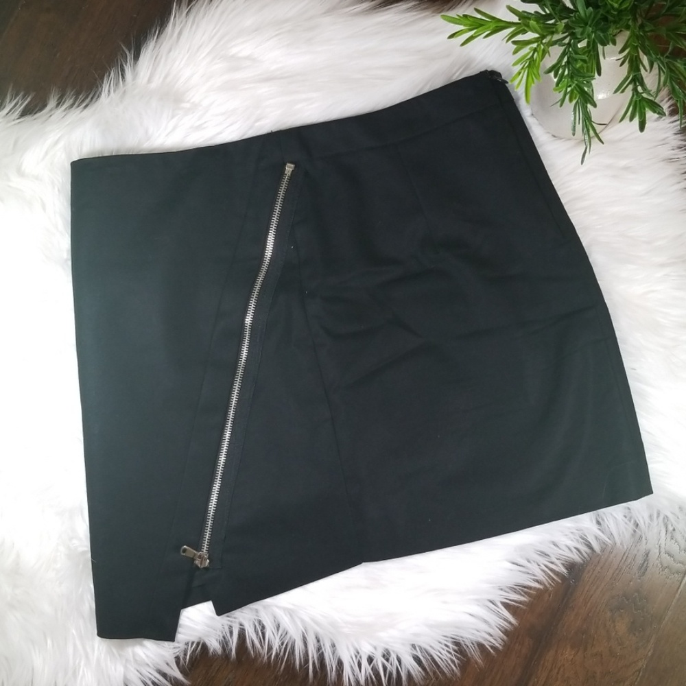 Zara Black Mini-Short Skirt | sz Medium